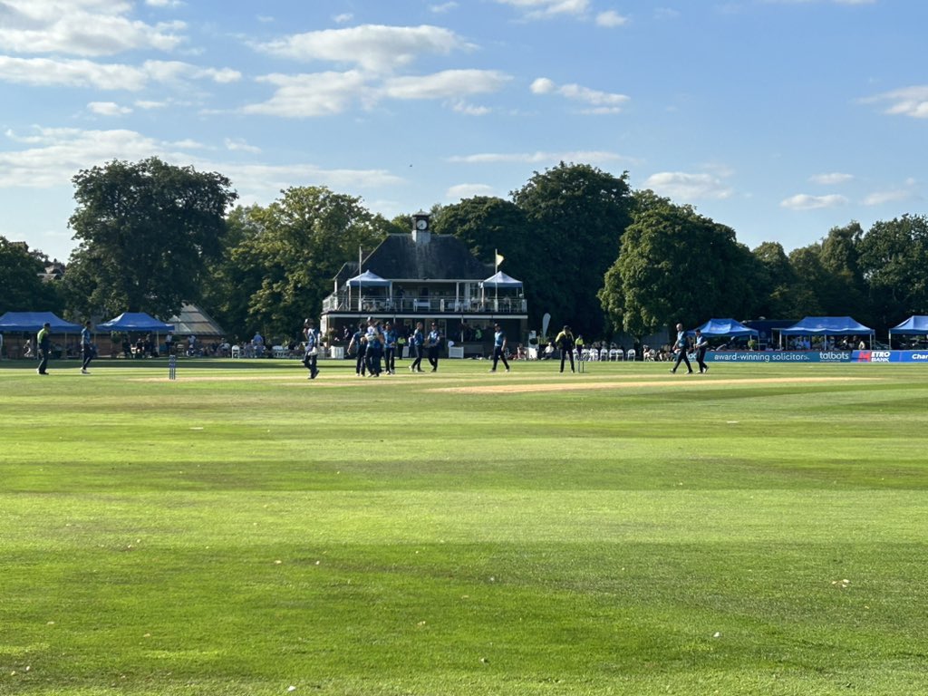 Unreal day with <a href="/TheBigFishYCCC/">Shaun Fisher</a> watching <a href="/YorkshireCCC/">Yorkshire CCC</a> win at Rugby. Incredible setting and buzzing to see Luxton’s first ton 🙌

Not a bad sporting weekend 😎