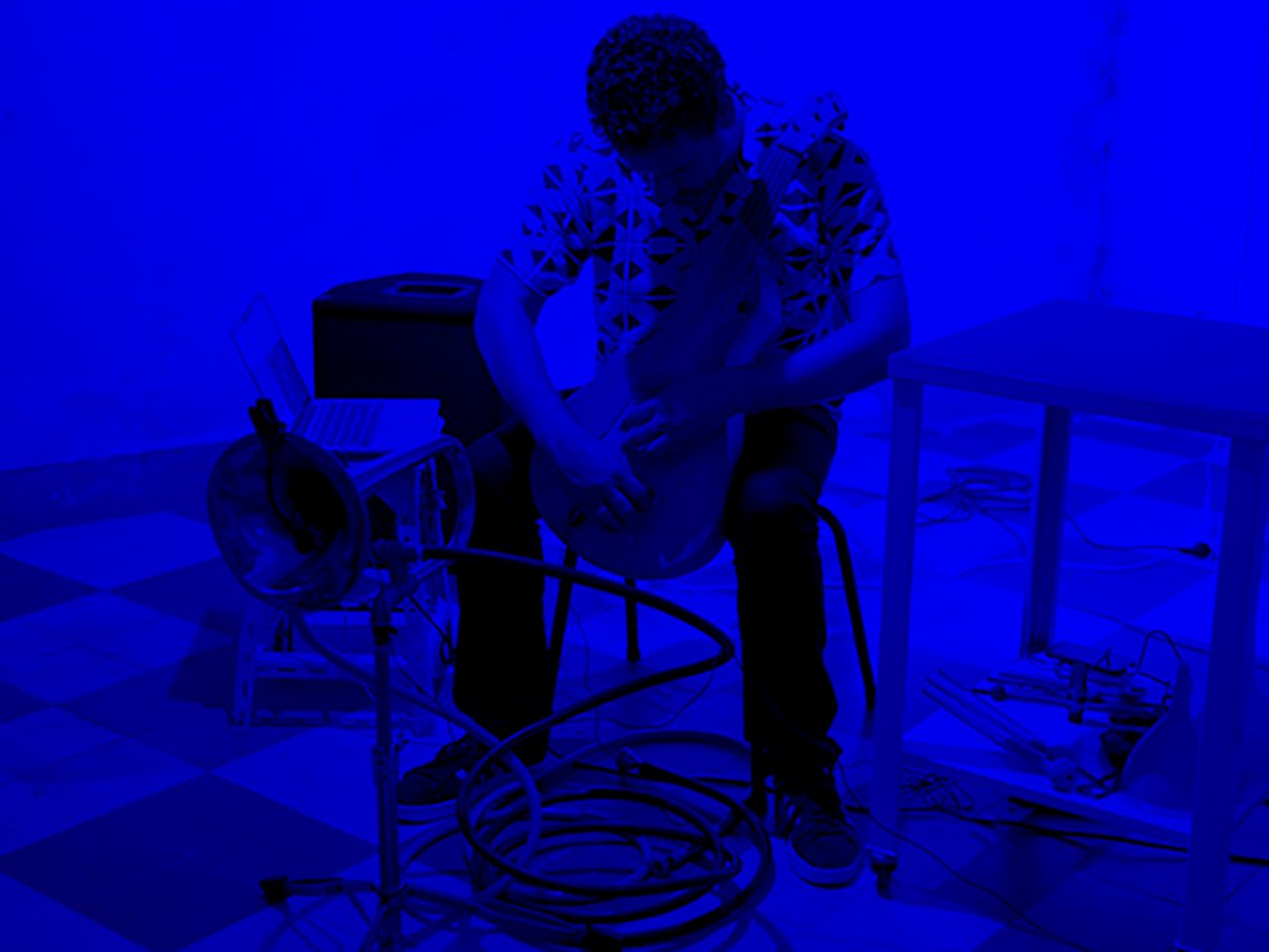 Entrevista. Ajítẹnà Marco Scarassatti - Plásticas Sonoras: esculturas, gravações de campo, improvisos e ancestralidade instrumentalverves.org/2023/05/marco-…

#brazilianmusic #experimental #avantgarde #waltersmetak #mpb #freeimprovisation #instrumental #jazz #minasgerais #poesia #livro #cinema