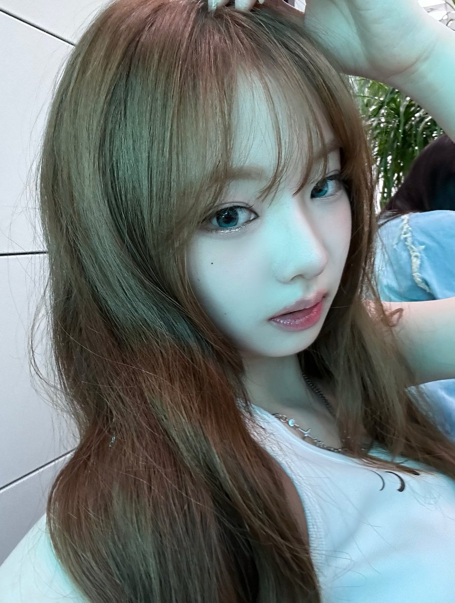 QuicKMaQ's tweet photo. Jeong Hayeon's new DP on her fromm ๐
OMG stop it โค๏ธ
#tripleS #S19Hayeon #JeongHayeon #fromm #frommupdate https://t.co/RRMyBvuNKk