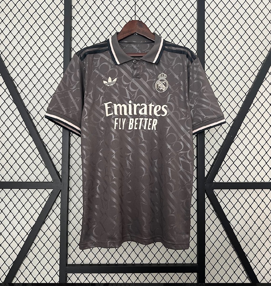 🚨🎁 ¡SORTEO TERCERA EQUIPACIÓN DEL REAL MADRID A ELEGIR! (Dorsal y nombre)

👀Requisitos:

- Dar RT🔄a este tweet 

- SEGUIR a <a href="/SrNaninho/">Naninho</a> y <a href="/Ctinfo_17/">Ctinfo_17</a> 

- Mencionar a  un amigo

 🤝 ¡Mucha suerte a todos! 🍀 

🗓️ El domingo 18 de agosto publicamos los resultados.