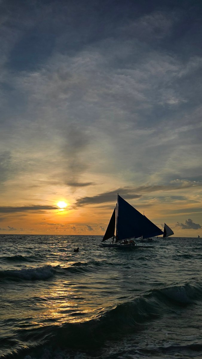 rommeldf's tweet photo. Today's Boracay sunset. https://t.co/7YlkHiPQVx