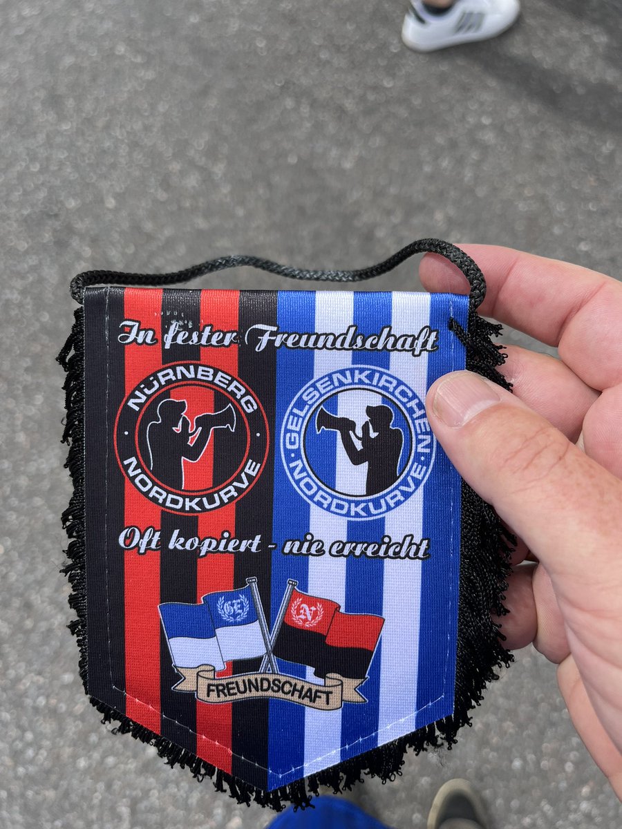 brabandsenacht's tweet photo. Gisteren bij 1. FC Nürnberg (der club) tegen Schalke’04. Uitverkocht Max Morlock stadion #dieknappen #S04 #FCNS04 @Bundesliga81 https://t.co/ACYhx1psJa