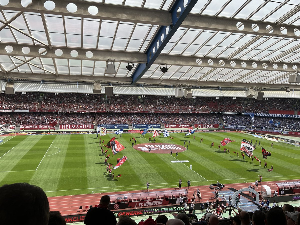brabandsenacht's tweet photo. Gisteren bij 1. FC Nürnberg (der club) tegen Schalke’04. Uitverkocht Max Morlock stadion #dieknappen #S04 #FCNS04 @Bundesliga81 https://t.co/ACYhx1psJa