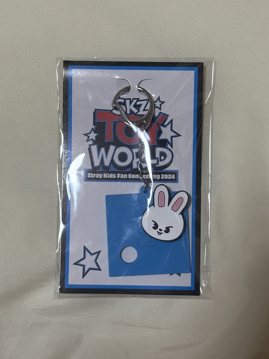 ntnt_z8's tweet photo. StrayKids スキズ SKZ オンラインくじ D賞 バッジキーホルダー

【譲】画像 リノ リービット Leebit 🐰

【求】同種アイエン フォクシニー FoxI.Ny 🦊

郵送での交換希望です。よろしくお願いいたします🙇 https://t.co/V5J7ZJG0oP