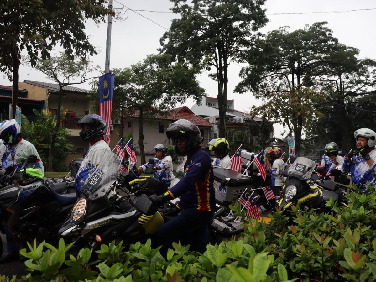 JaPenWPKL's tweet photo. [FOTO UPDATE #KMJGWPKL] #11082024 #Checkpoint4 Ketibaan Konvoi KMJG disambut oleh Pengerusi Social &amp; Economic Research Initiative (SERI), Nurul Izzah Anwar mewakili Ahli Parlimen Bandar Tun Razak di Institut Latihan DBKL Bandar Tun Razak

#KMJG #KMJG2024 #Konvoi #HKHM2024 https://t.co/nvAbJuKjJD