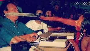 NiltoTatto's tweet photo. MORRE TUÍRE KAYAPÓ, ÍCONE DA RESISTÊNCIA INDÍGENA CONTRA A CONSTRUÇÃO DE BELO MONTE
Tuíre se notabilizou em 1989, quando passou um facão rente ao rosto do presidente da Eletronorte
@brasildefato https://t.co/1mNGjMRgfT
#kayapo #povosindigenas #xingu #atix https://t.co/8Zx8edO7GZ