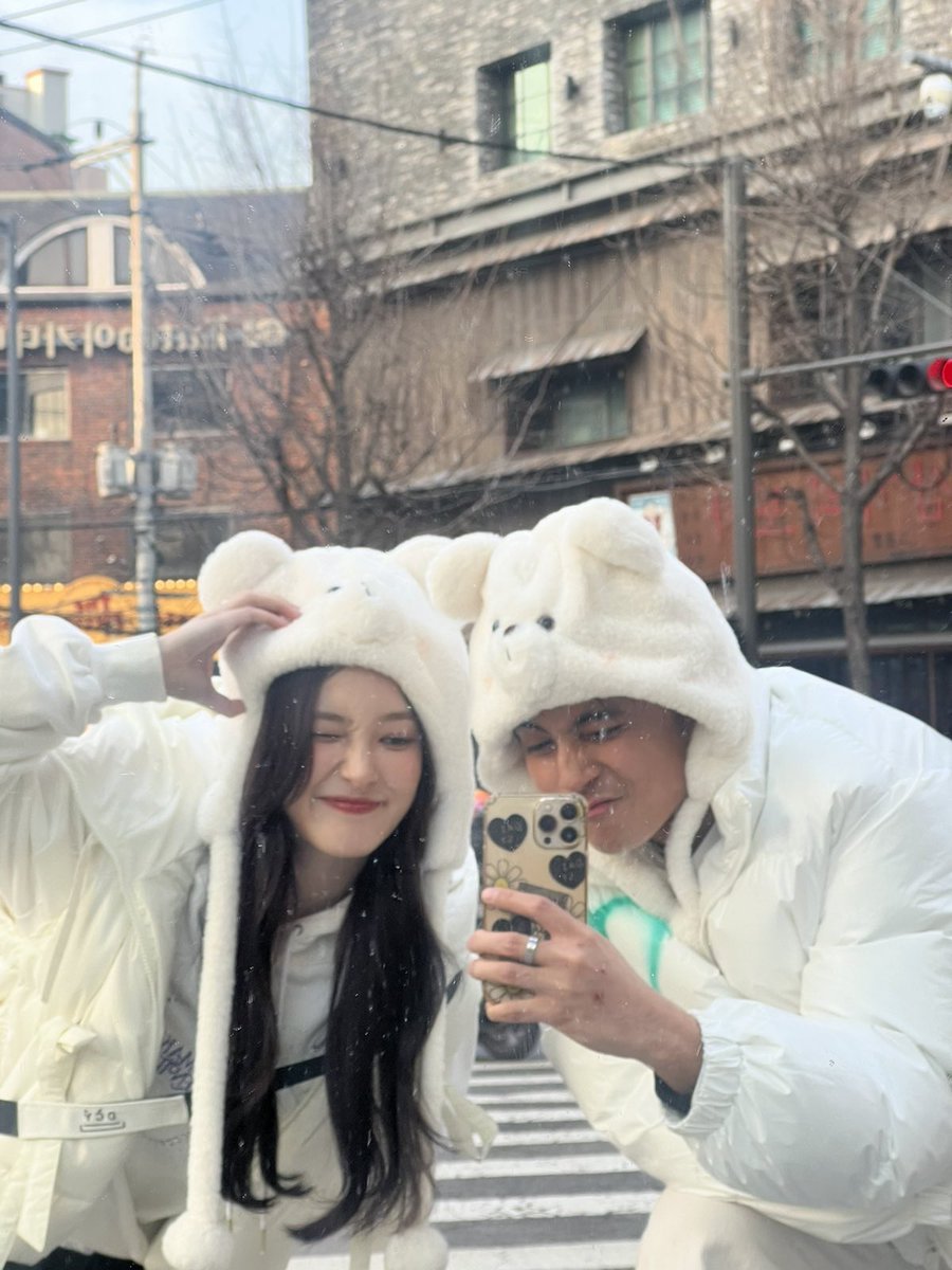 Sparkle_GMA's tweet photo. We’re very much in love with these photos 📸
Who’s going to miss #MigCy on Running Man Philippines Season 2? 🙌🏻
#MiguelTanfelix #NancyMcDonie https://t.co/pfNKKDQjlZ