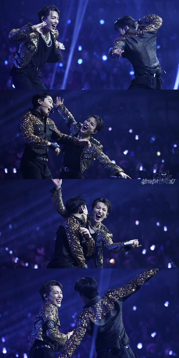 etherealsanie's tweet photo. The prettiest photo sequence. My happy little butterflies. 😭🦋 https://t.co/R0Pwmx9KeP