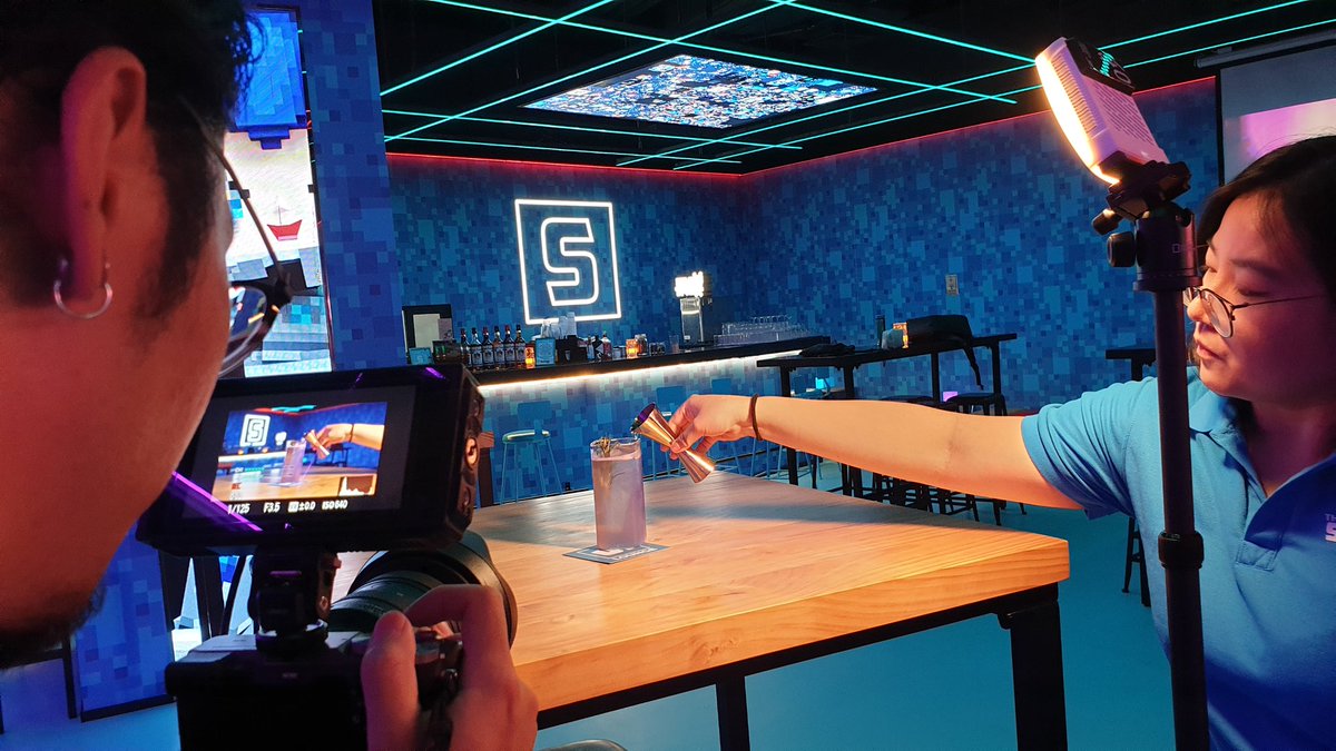 RobertVicencio's tweet photo. Photo time @ @ #TheSandboxLounge
#SandboxLounge #sandboxfamily #sandbox #sandboxgaming $sand #web3community #nftcommunity @TheSandboxCH @TheSandboxGame @TheSandboxSEA @sandboxturkey @TheSandboxThai https://t.co/IzgGonQTQ2