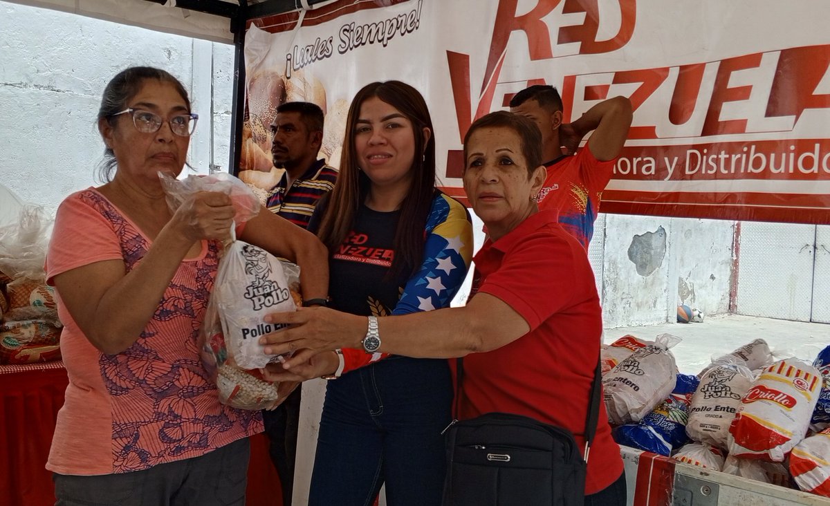 #InfoRed|| Los Abuelos y Abuelas de la patria el día de hoy fueron tendidos por el equipo de <a href="/REDVZLA_OFICIAL/">Red Venezuela</a> Seguimos trabajando por el bienestar de nuestros Abuelas y Abuelos!!