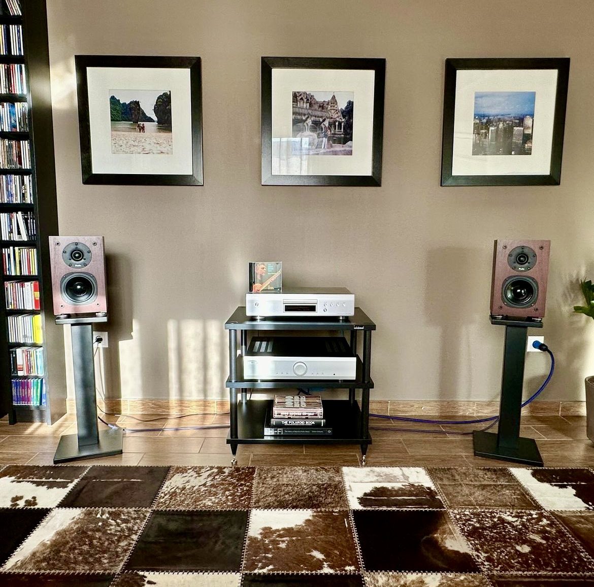 Solidsteel_IT's tweet photo. Beautiful personal audio space with our highly appreciated #solidsteel S2 Series rack.
#hifi #hifirack #highendaudio #highfidelity #audiophile https://t.co/xugOw5UM2p
