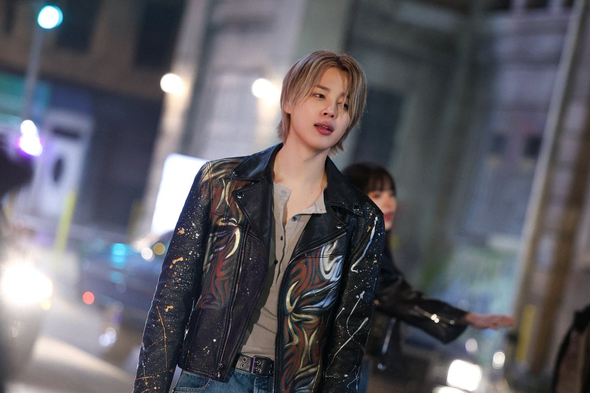 OneilyMusic's tweet photo. Jimin’s “Who” returns to #1 on the global Spotify chart with 8.655 million streams. https://t.co/FOa6e7kMx6