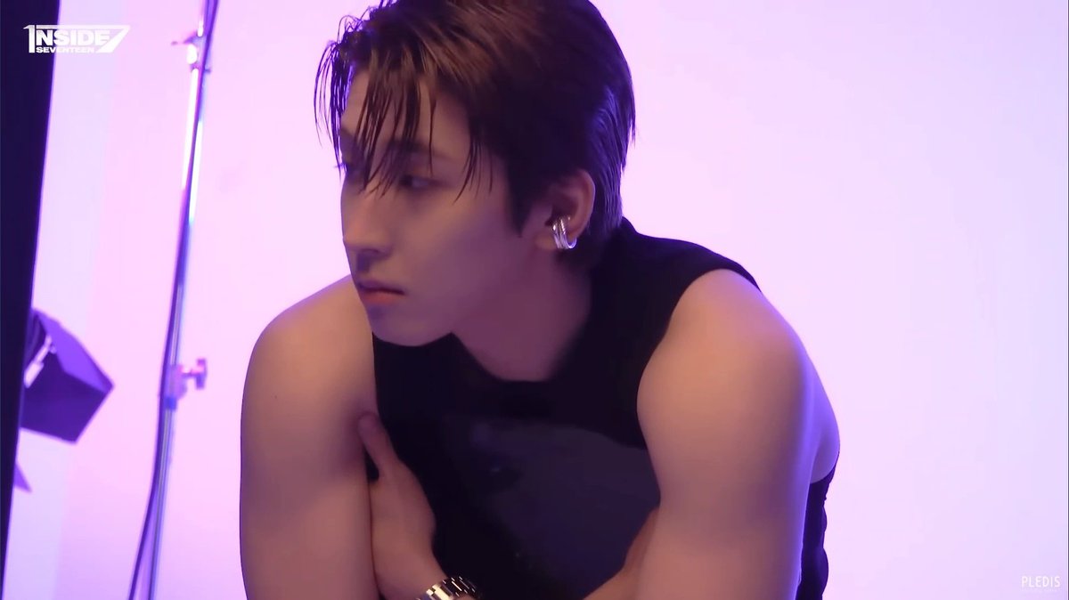 minwonjeu's tweet photo. WONWOOOOOOOOO  SO FREAKING HOT??!!!! https://t.co/AL48rTnakw