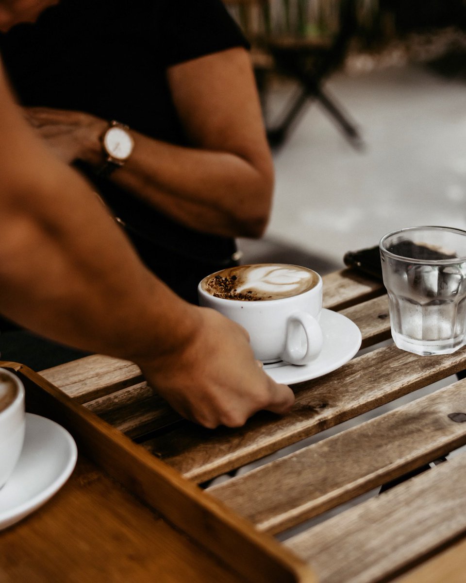 elextranojose's tweet photo. Las mejores mañanas comienzan con un buen café y la mejor compañía. 🌞☕️ Deja que cada sorbo acompañe tu día y lo llene de momentos especiales. #ElExtrañoJosé #CaféMatutino #MañanasConCafé https://t.co/XBlVO7ypjt