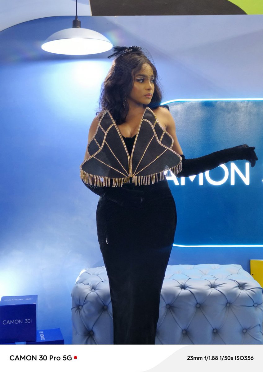 just_me_YES_ME's tweet photo. Ladies and gentlemennnnnnn Queennnnn Kassia 😭😭😭😭🔥🔥🔥🔥🔥🔥🔥🔥🔥🔥🔥🔥🔥

Tecno camera >>>>>>>>>>>

#BBNaija #DoubleKay #Kassia https://t.co/L7AZ0E26Ln