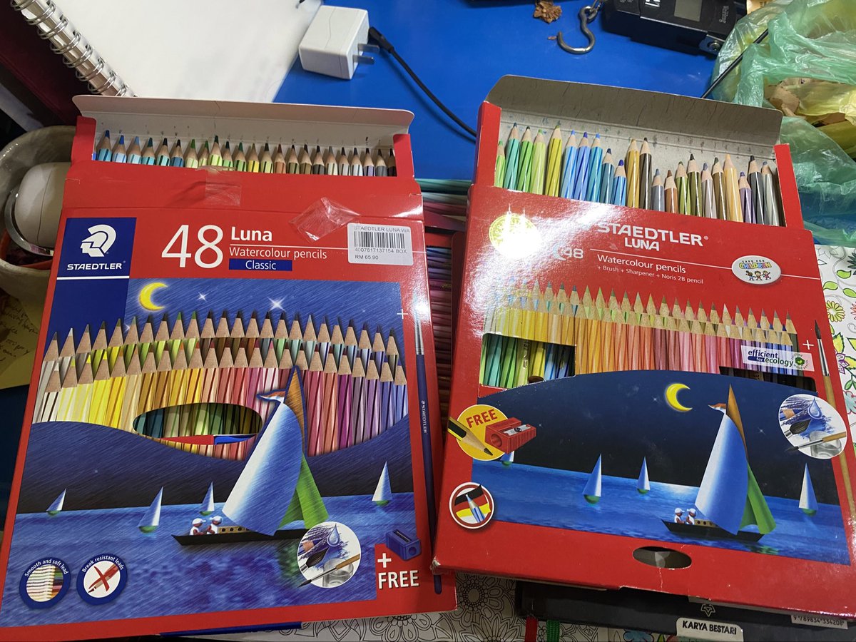 AtiqahAdanan's tweet photo. Made in Germany(right) way more better than Made in China( left). It look same, Staedtler Luna watercolour pencil. But Germany is more creamy and bright. Definitely I returned back to seller. https://t.co/2bD8CtSSMB