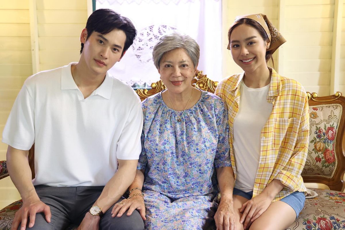 cynsister's tweet photo. 2. การเป็นคนสนิทรู้ใจฮ่องเต้เป็นเรื่องดี แต่จะดีกว่าไหมถ้าเรากลายเป็นคนข้างตัวไทเฮาไปเลย คุณทวดอ่อนคือเป้าหมายของเราค่ะ ถึงแม้ทวดจะเป็นคนแปลกๆ แต่ก็ทำตามเข้าไว้ แล้วเราจะได้ห้องส่วนตัว(และเหลนชายของท่าน)เอง

#พรชีวันEP8 https://t.co/ePJggrU8KP