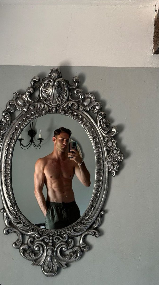 #SeductiveSundays 

                      𝗡𝗘𝗪 𝗣𝗢𝗦𝗧 ; @ Ruka