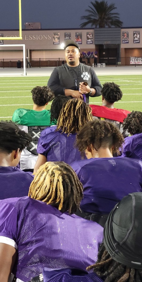 RCHSCougarsFB's tweet image. We're very excited to welcome @CoachO_RCHS 🇹🇴 as our new Head Football Coach at Rancho Cucamonga HS.
#WeAreRancho🖤💜