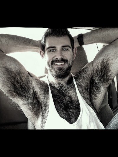 Lovehairymale tweet media