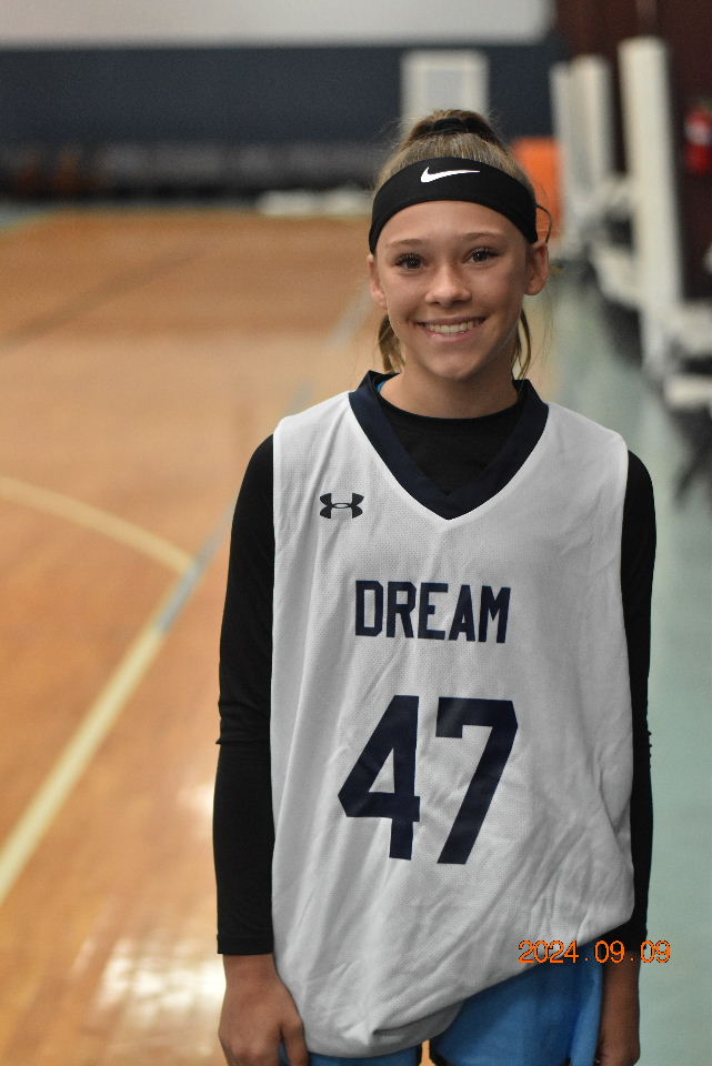girlzprepreport's tweet photo. Just dropped @HoUCoachChuck11 @HouDreamElite Out Of Town Stars Shine #TheNextWave https://t.co/Jl7TlA7xHh @EllieMaeLester @ScarlettLong_29 @MadelynnLong_29 @JulieB2029 @PGHTexas @PrepGirlsHoops https://t.co/33KoG9r49C