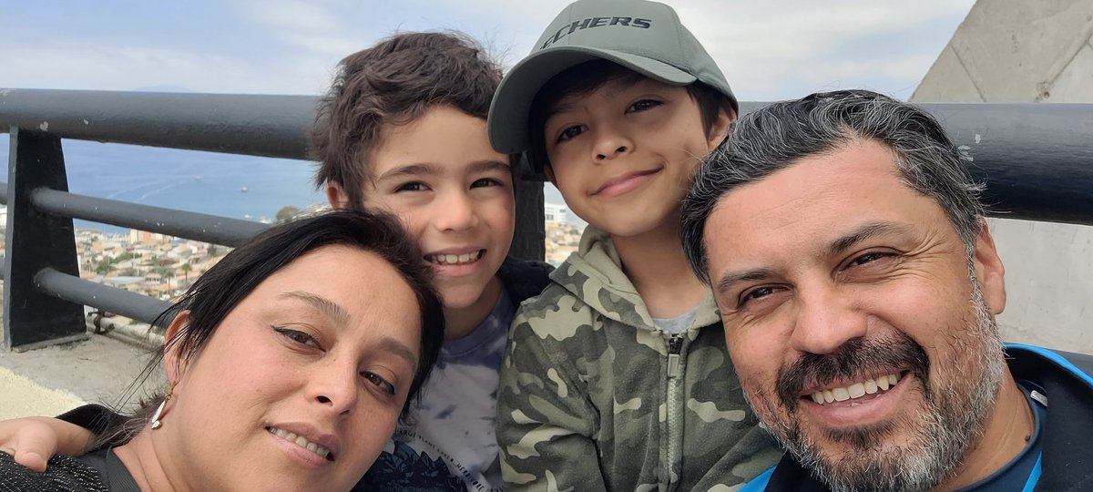 Mabel2012's tweet photo. #Meganoticias #Alerta Feliz día para los Chukis más tiernos. El corazón de nuestra vida. Marco y Bruno Sabattini #SantiagodeChile https://t.co/hh8PcPKphW
