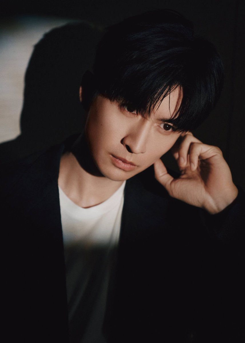 cdrama_update's tweet photo. #ZhangYunlong for CCTV8 variety show #PlayThePlay
More snaps - https://t.co/Vg2hRIuWgi
#张云龙 #剧说很好看 https://t.co/i3vTaNUIfF