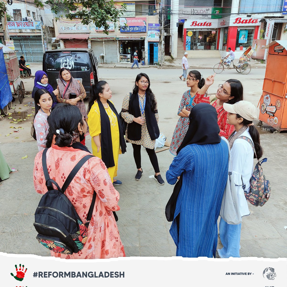 centerforaid's tweet photo. 👥 It is our responsibility to keep our country organized and beautiful. We should all lend a helping hand. Our team took responsibility for cleaning the Dhupkhola ground, and its adjoining areas.

#bangladesh #clean #ReformBangladesh #teamwork #protectnature #CFA #CenterForAid https://t.co/cCbLwrvT8r