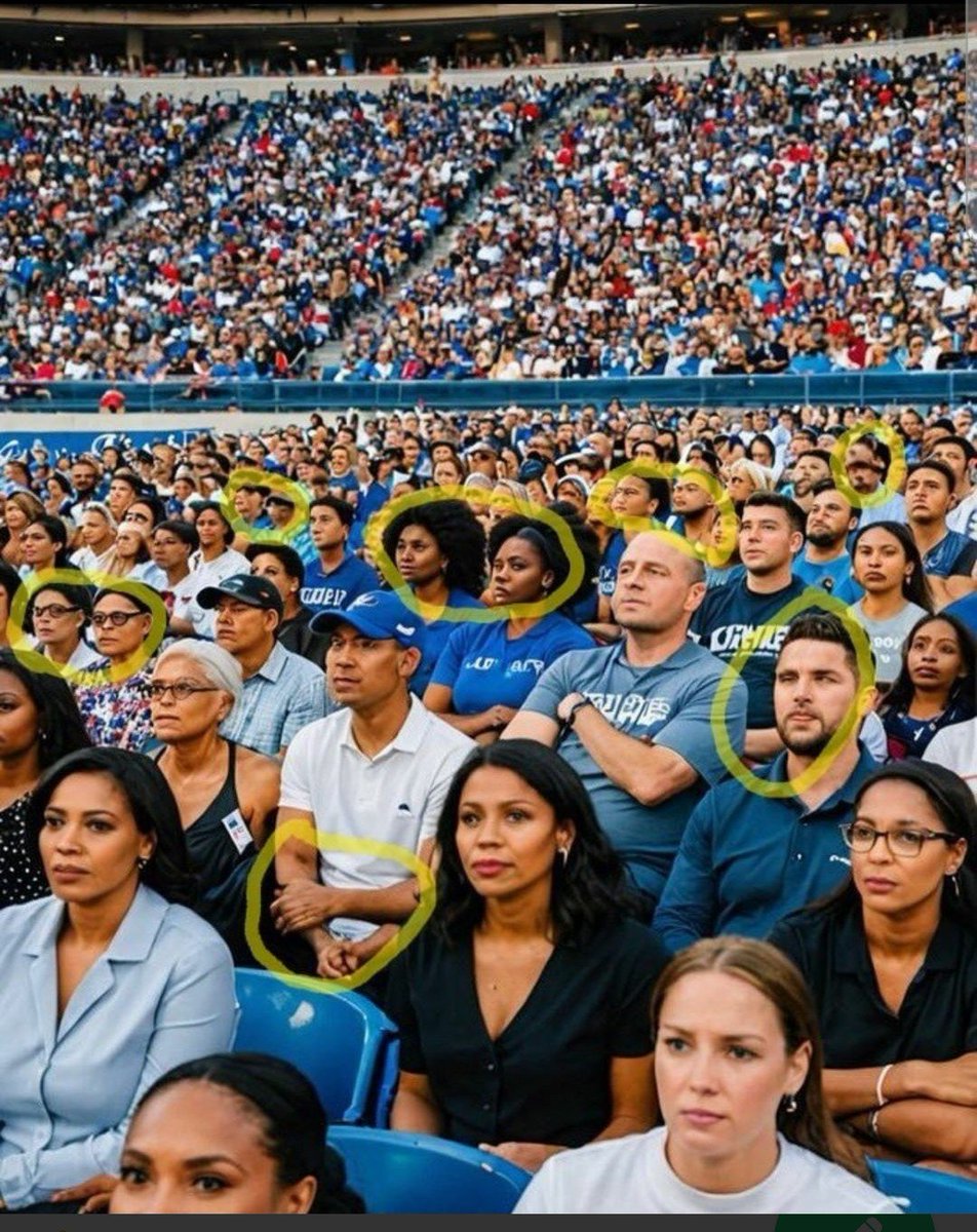 BestBefore2day's tweet image. Regardez bien la foule au rally de Kamala.  Ça fait peur 🤣🤣