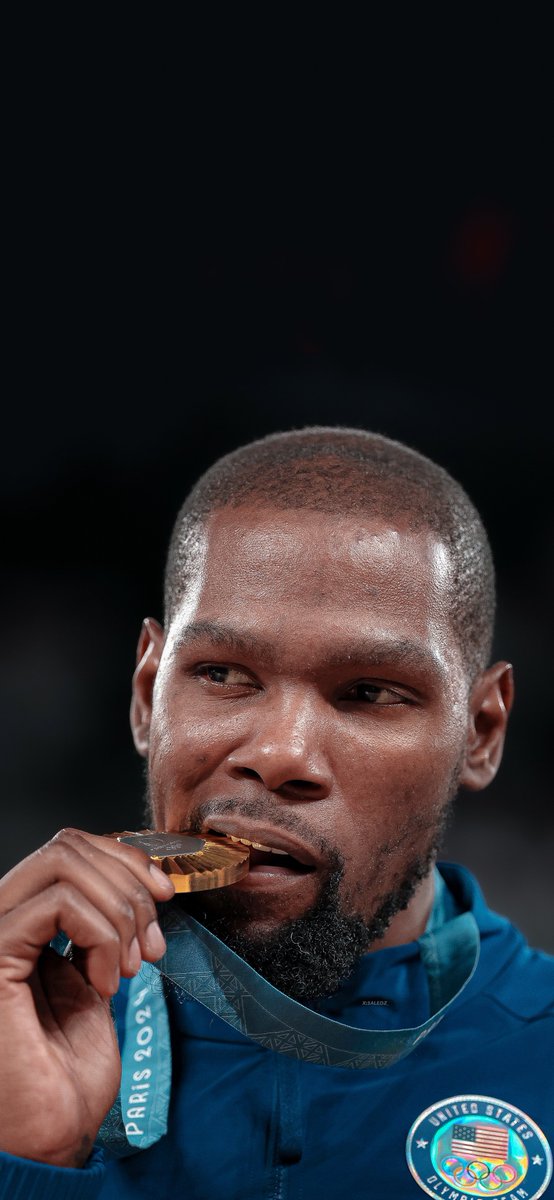 5aledz_'s tweet photo. 𝟒𝐊 #Wallpapers 
╘ 📁 Golden 🥇🇺🇸
  ╘ 📁  #Paris2024  #Basketball https://t.co/Wnx4RAxsNj