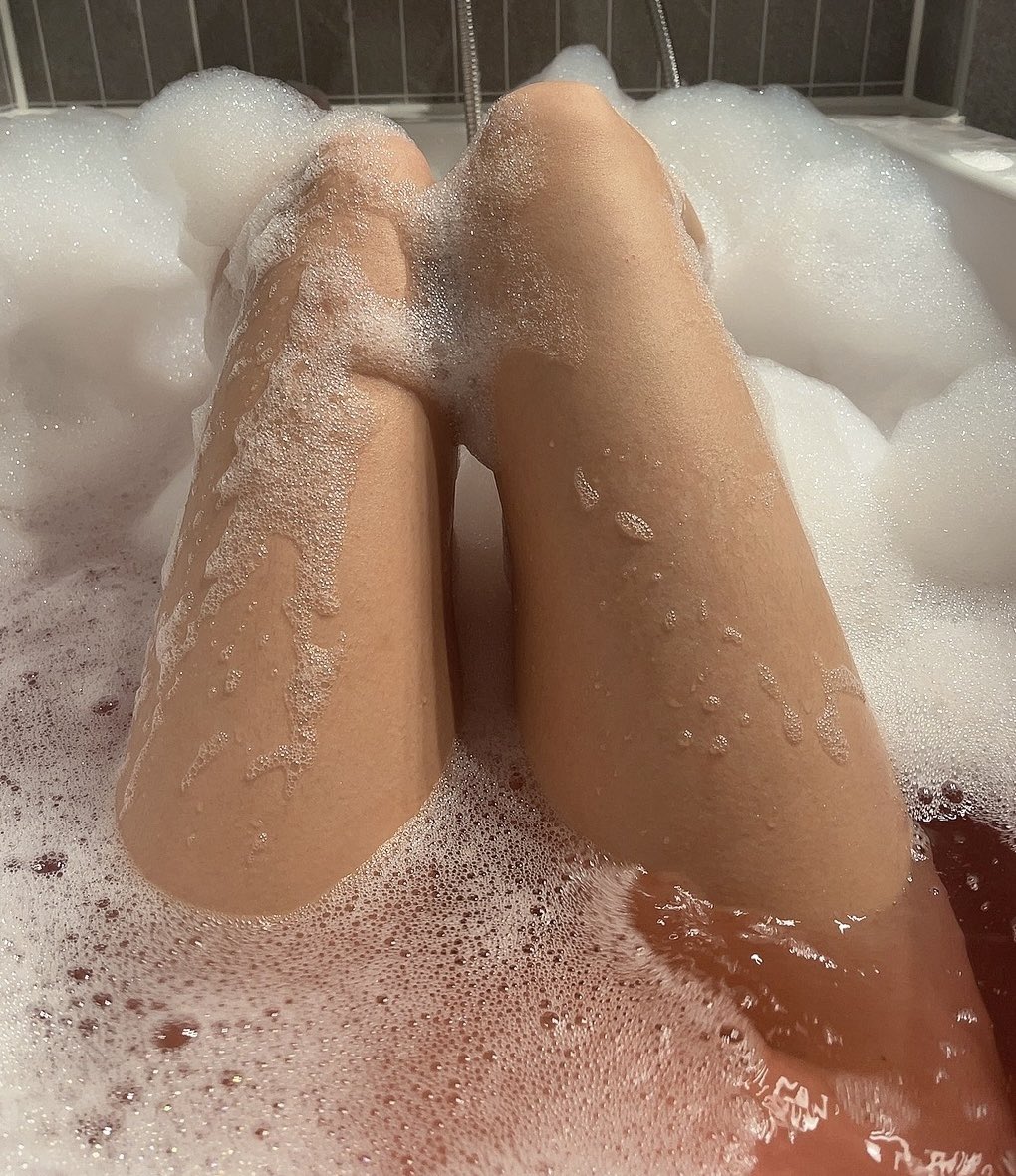 주말의 끝은 반신욕🫧🩵

#섹트