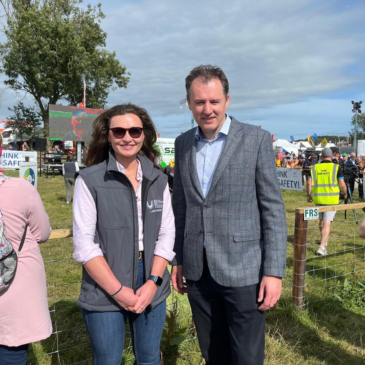 SETUAgriculture's tweet photo. @SETUIreland at #Tullamoreshow today. Dr. Mary-Kate Burke, Veterinary medicine programme development lead discussed our proposed veterinary medicine degree with @SimonHarrisTD &amp; @McConalogue 

Come visit us in Business Arcade B. https://t.co/3Tgrqc7OZs