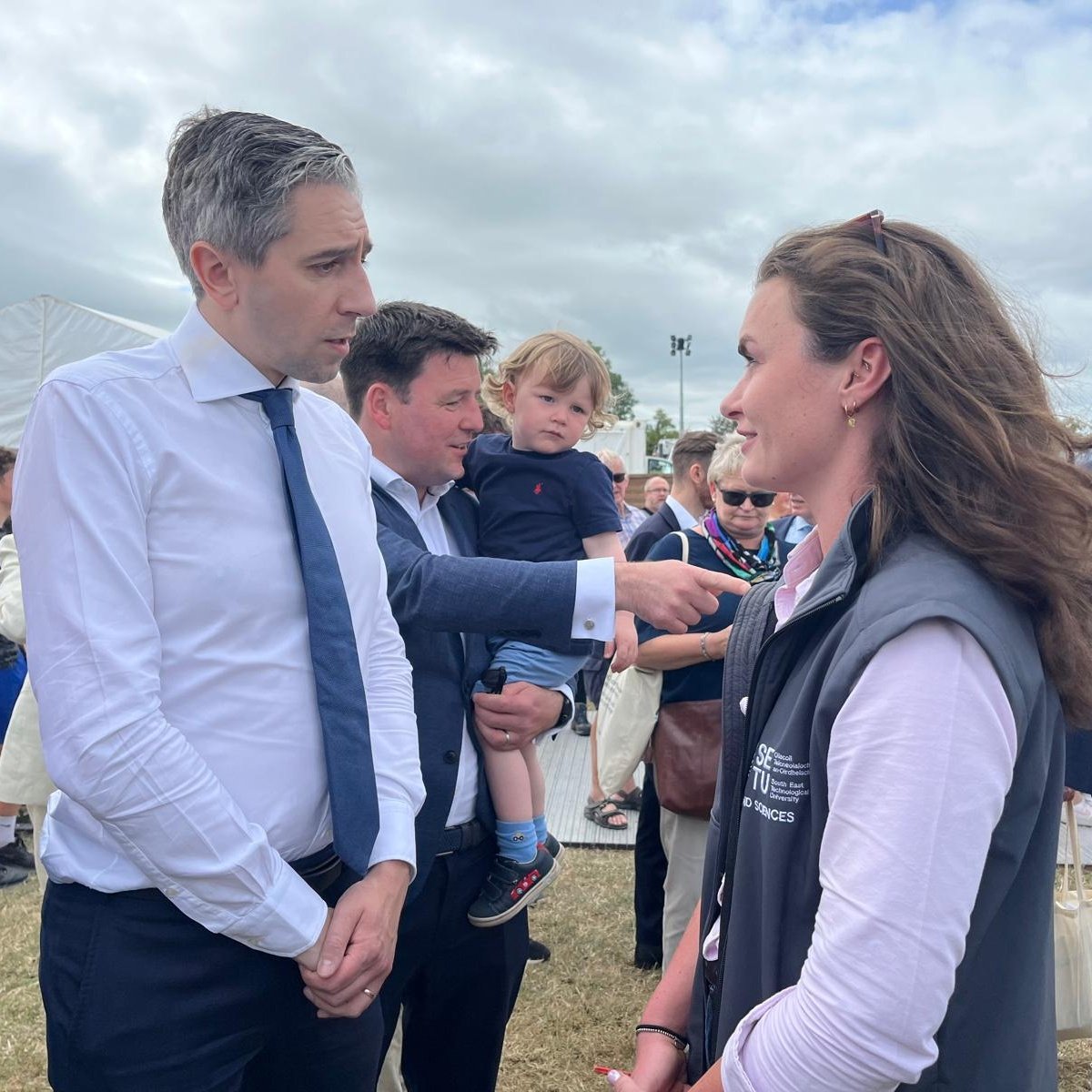 SETUAgriculture's tweet photo. @SETUIreland at #Tullamoreshow today. Dr. Mary-Kate Burke, Veterinary medicine programme development lead discussed our proposed veterinary medicine degree with @SimonHarrisTD &amp; @McConalogue 

Come visit us in Business Arcade B. https://t.co/3Tgrqc7OZs