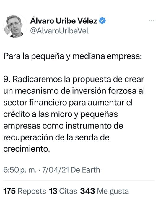 AlejoToroAnt's tweet photo. Cuando Uribe propuso una inversión forzosa para reactivar la economía ningún periodista dijo que eso era expropiación de los ahorros de los colombianos (obviamente no lo es); sin embargo, ahora que lo propone el presidente @petrogustavo dicen que va a expropiar ahorros. Luego se quejan ante la FLIP cuando se les confronta sus mentiras.