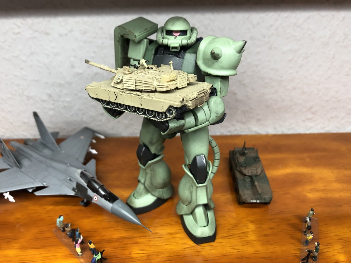 同スケールのモノ並べろ 実はモビルスーツと戦闘機は同じくらいの大き 