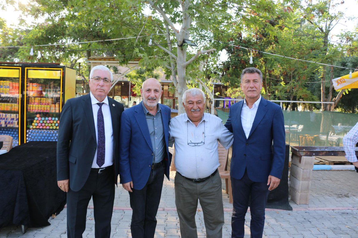 Ali_Oztunc's tweet photo. Dün akşam Pazarcık Belediyemizin “deprem yaralarını sarıyoruz” festivalindeydik.Bursa vekilimiz @orhansaribalchp Gaziantep vekillerimiz @melih_meric ve @hasanozturkmen de moral festivalimizde bizlere katkı verdiler.Pazarcık,başkan @haydar_ikizer ile deprem yaralarını saracak. https://t.co/vfTjd9VGvF