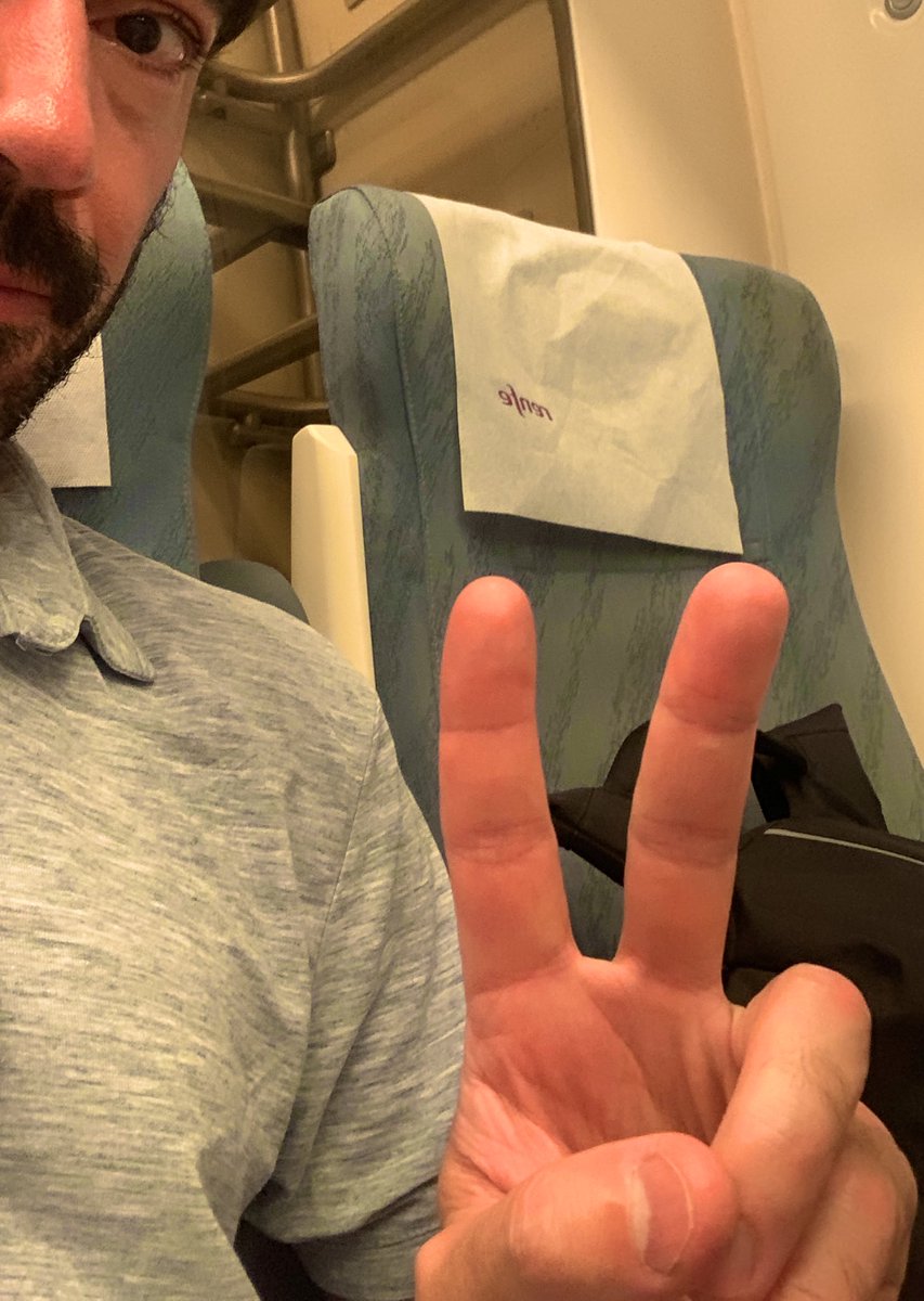 No creo que os llegue esto pero la dos Desireés de Cádiz furgo blanca que me habéis acercado a la estación, sois lo más buen agente del mundo y he podido llegar al tren!! MIL GRACIASSS