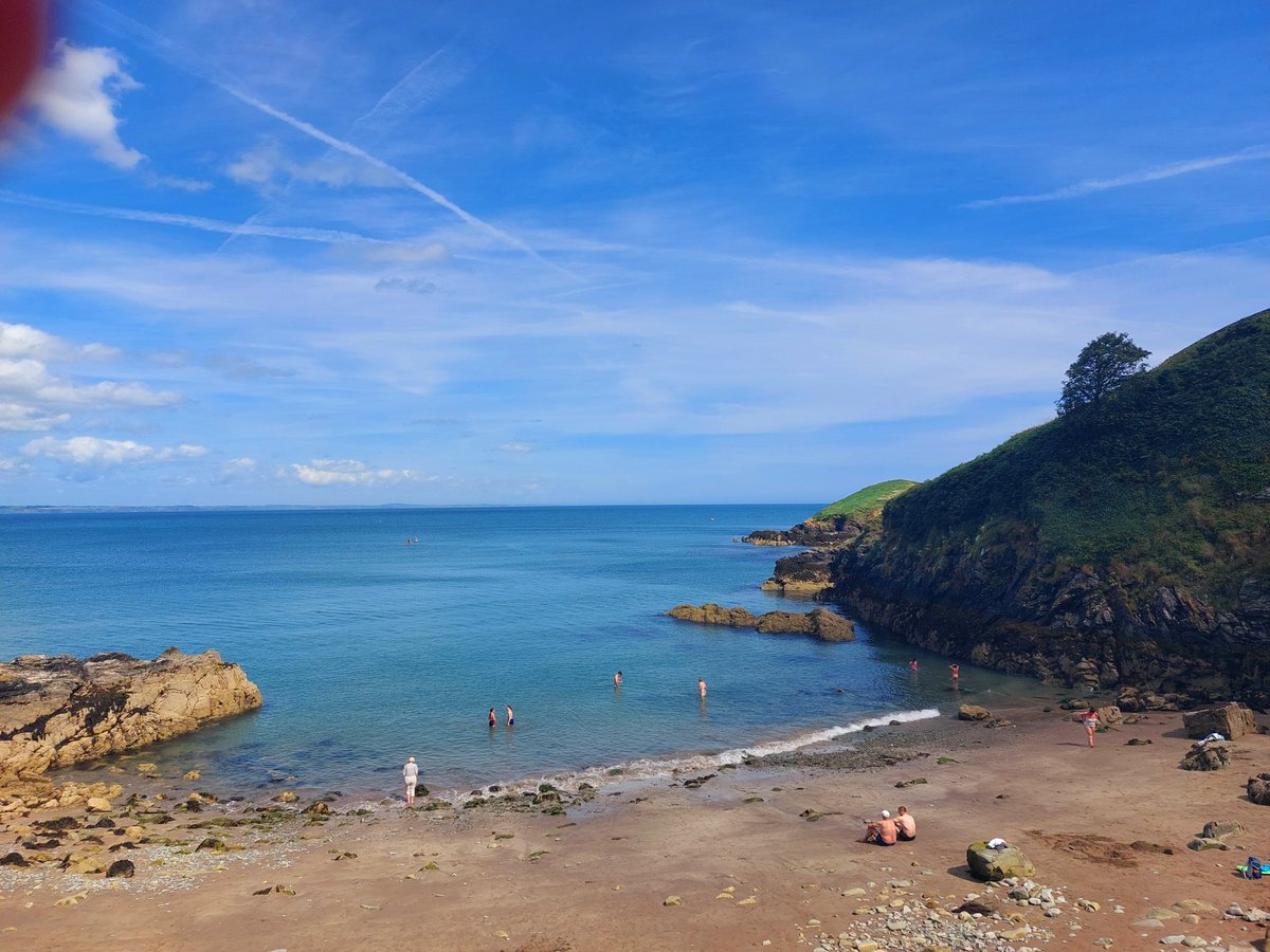 ClancyGallery's tweet photo. Whatever the weather there's no place like An Rinn near @ClancyGallery

@Gaeltachtnandeise @VisitWaterford  @WaterfordGreenway #ancoistefailte #discoverdungarvan @CleanCoasts #IrishLanguageLearners https://t.co/mhvJ6IM0k2