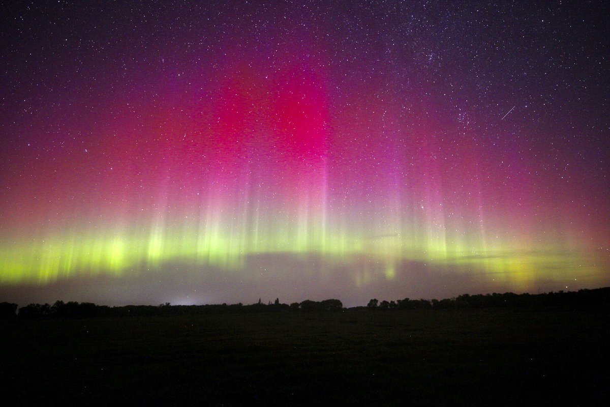 SW Manitoba at 1:31 am CDT August 11.  The #aurora was sooooo red! <a href="/TweetAurora/">Aurorasaurus</a>