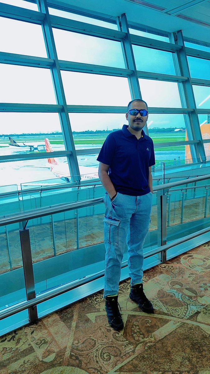 1shobhitripathi's tweet photo. Flew @airindia from IXL to DEL. Awesome experience . #AIFans #FlyAI https://t.co/cIc4ETq6qe