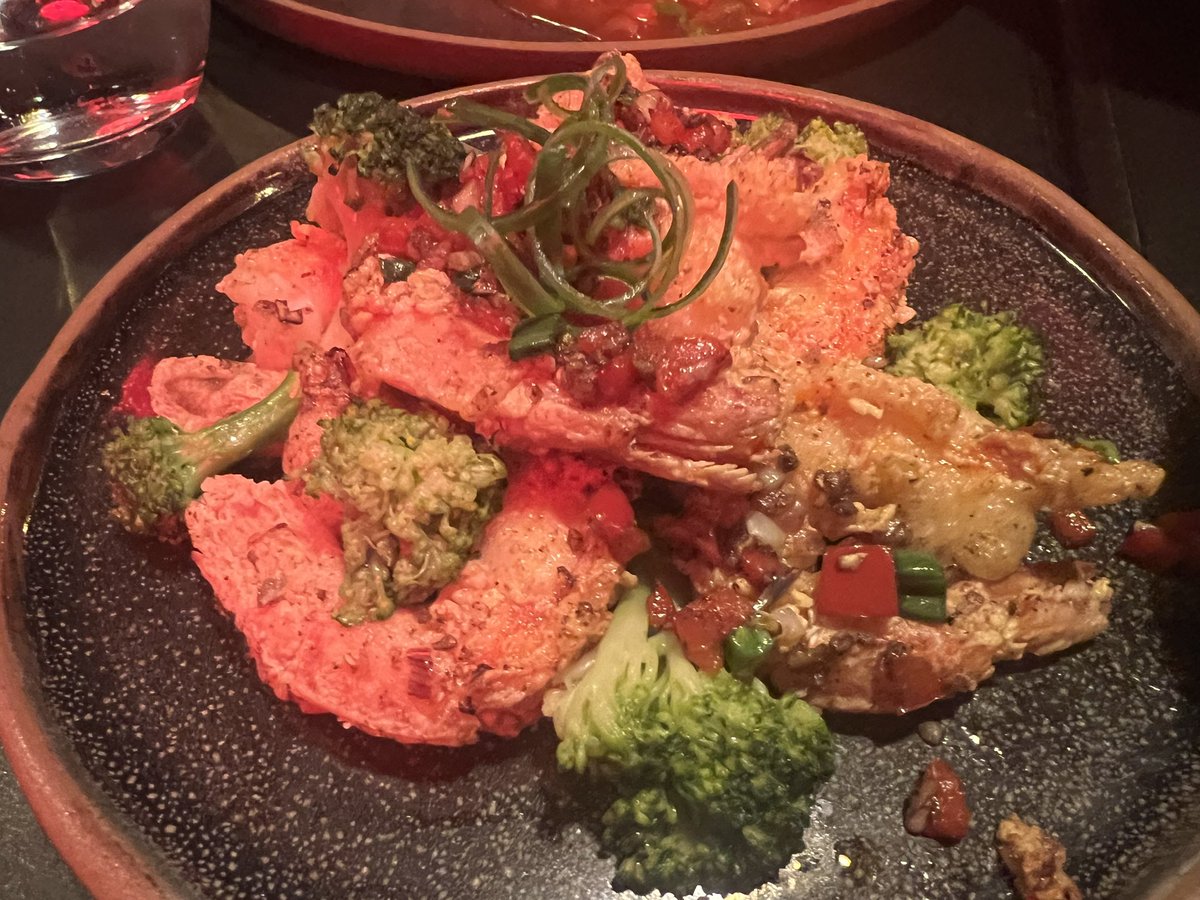 GourmetFacts's tweet photo. Tremenda noche en Hong Kong Style. Todos los detalles en https://t.co/F0StbgC0vV https://t.co/3s1ljR39We