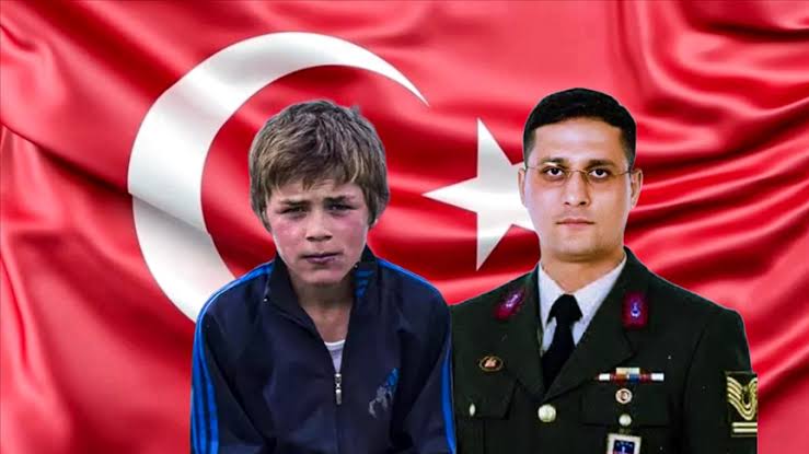 ercanozkan35's tweet photo. Unutmadık, Unutmayacağız 🇹🇷

Maçka’da, 7 yıl önce teröristlerle girilen çatışmada Şehit olan, Eren BÜLBÜL ve Astsubay Başçavuş Ferhat GEDİK'i rahmetle anıyorum. 🇹🇷
#iyikivarsınEren #iyikivarsınferhat 
#ErenBülbül #FerhatGedik https://t.co/0viDmLQXhg