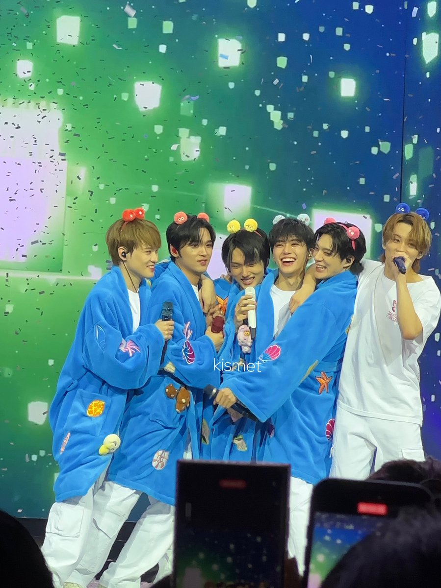 kristinacious's tweet photo. dreamies 😭💙 #THEDREAMSHOW3_in_MANILA #THEDREAMSHOW3_in_MNL #TDS3_in_MANILA https://t.co/MYaPdEwYlF