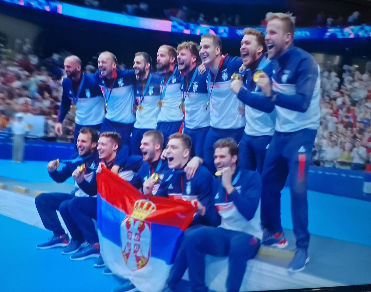 natasabor74's tweet photo. Da zastava Srbije bude visokooo https://t.co/QWKOaCvwxI