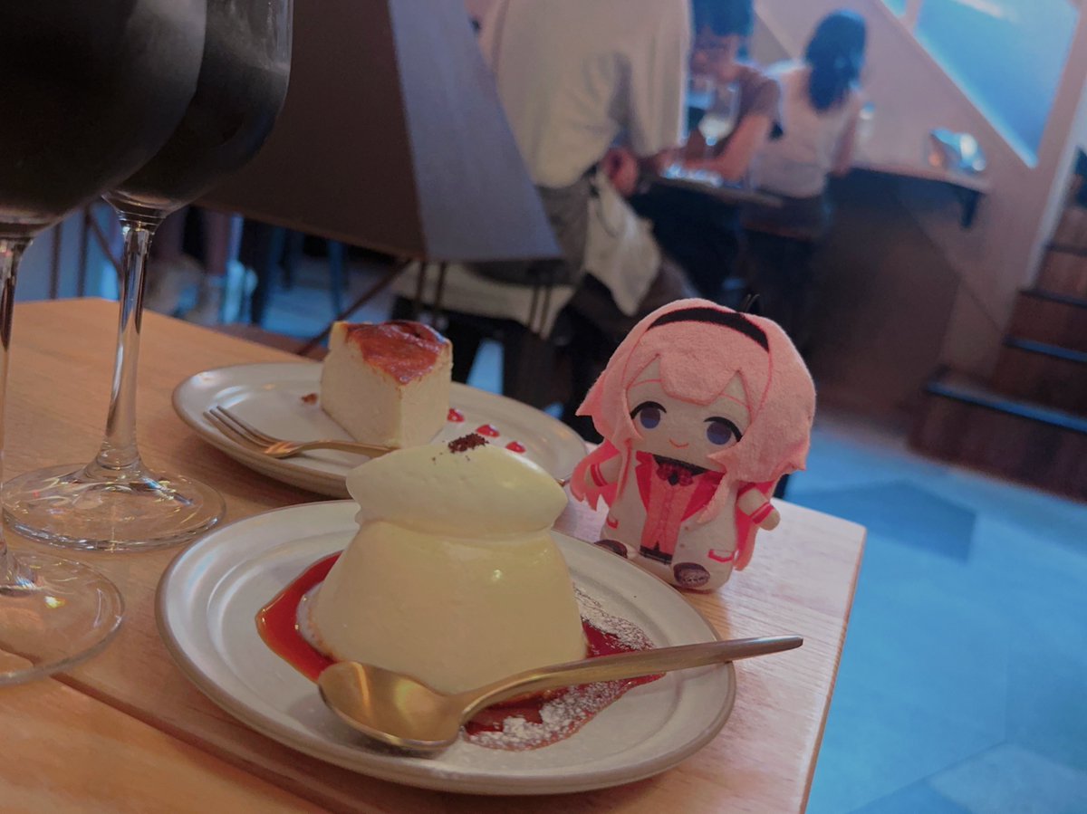 プリンとチーズケーキどっちがいいかなあ？

#ンゴサ 
#ンゴンゴ今日も可愛いンゴ
#にじぱぺっとが見られるタグ