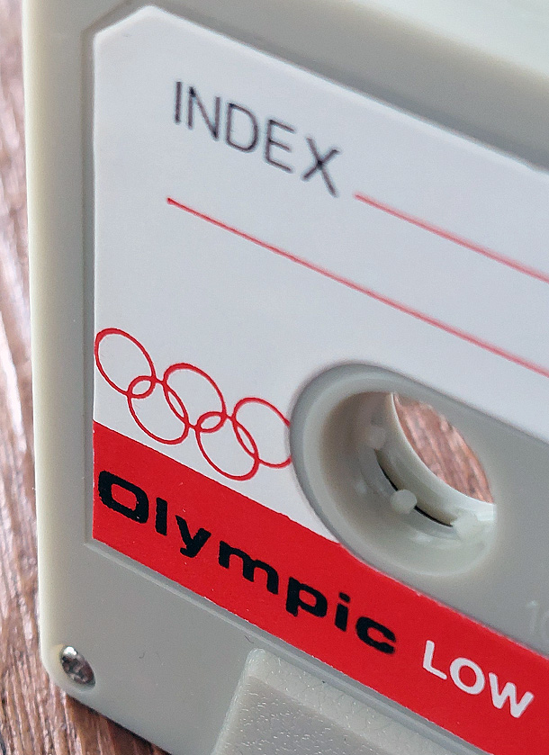 tapemonitorblog's tweet photo. It's the end of the Olympics, but there's always something to read and see! https://t.co/8sNjXwHdlE #cassette #compactcassette #cassetteculture #vintageaudio #kazetak #magnetofon #vintageaudio #кассета #касета #kaseta https://t.co/SViBri9tFk