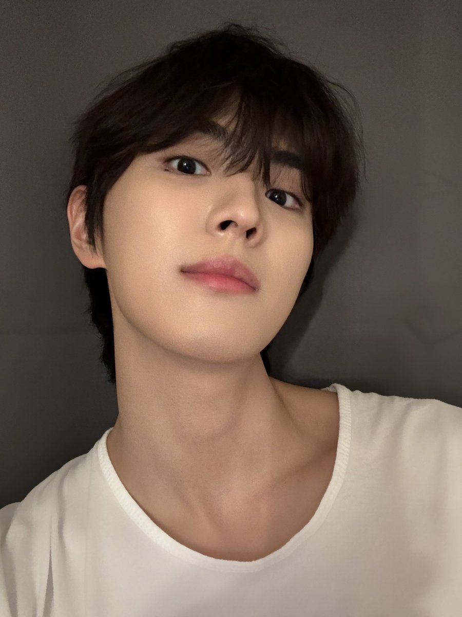 CIX_twt's tweet photo. ㅇㅝㄹ요팅😇😍
하루 고생해따

#CIX #FIX #용희 #김용희 #이쁜꿈들꿔용 #알라뵹 https://t.co/pNgXyF5UkO