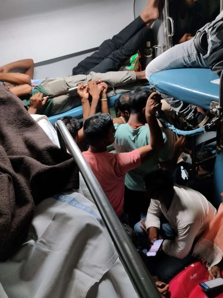 अंकिता पात्र👣🍁 tweet media