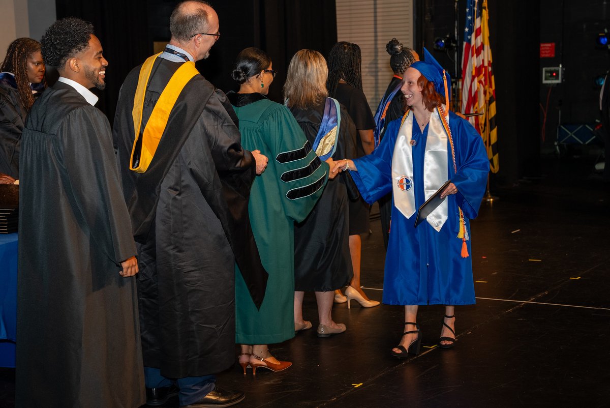 BaltCoPS's tweet photo. π On Thursday, 104 graduates from 20 high schools crossed the stage at Summer Graduation! Congratulations to the #TeamBCPS Class of 2024! #bcpsgrad
Album β‘οΈ https://t.co/xf1HeS3eda https://t.co/mn4izJzaxh