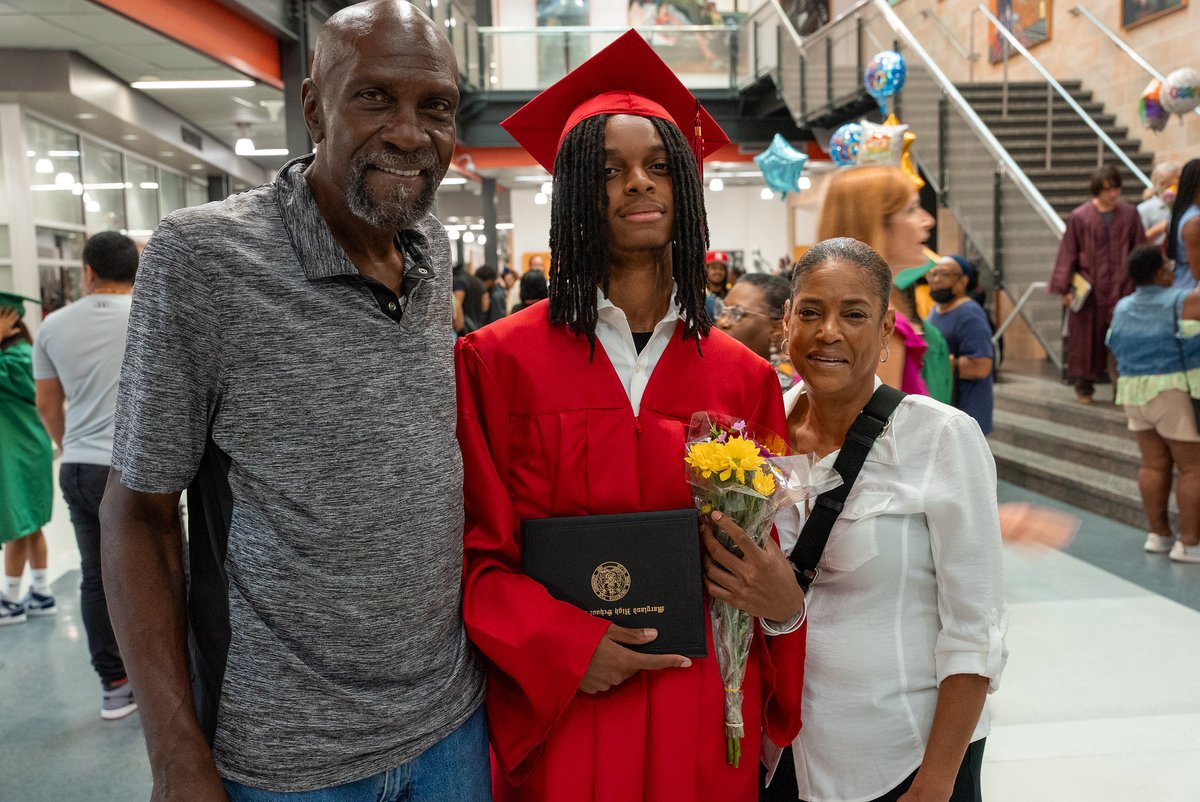BaltCoPS's tweet photo. π On Thursday, 104 graduates from 20 high schools crossed the stage at Summer Graduation! Congratulations to the #TeamBCPS Class of 2024! #bcpsgrad
Album β‘οΈ https://t.co/xf1HeS3eda https://t.co/mn4izJzaxh